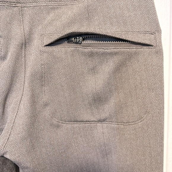 ATHLETA Delancey Herringbone Tight Leggings in Bluff Gray Size Medium - Picture 3 of 9